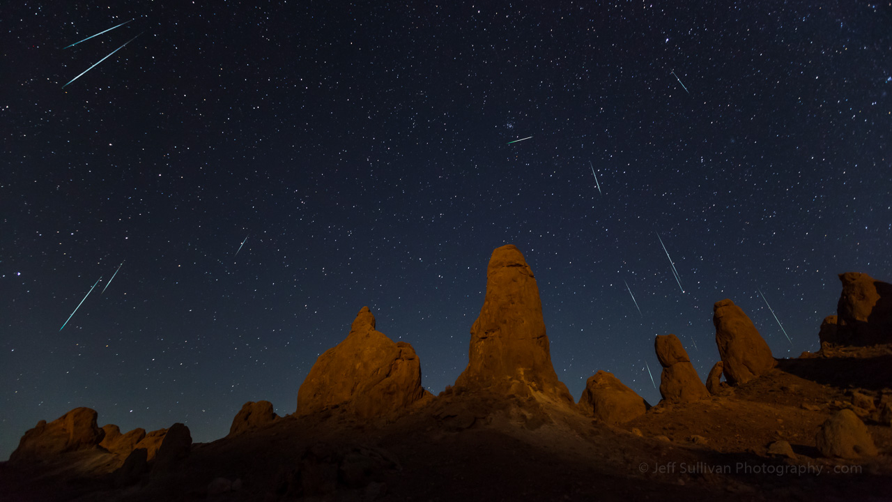 4 Mesmerizing Time Lapses of the Blazing Meteor Shower of 2024!